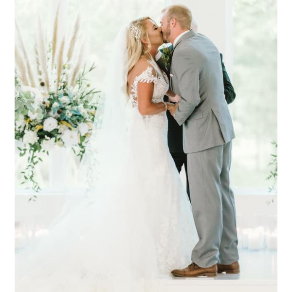 bride and groom kissing 